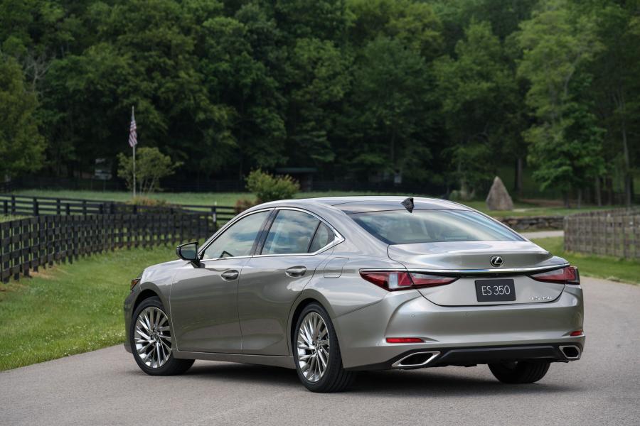 Lexus ES350 2018 года  (NA) (фото 9 из 15)
